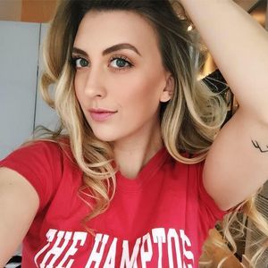 Meet your Posher, Chloe